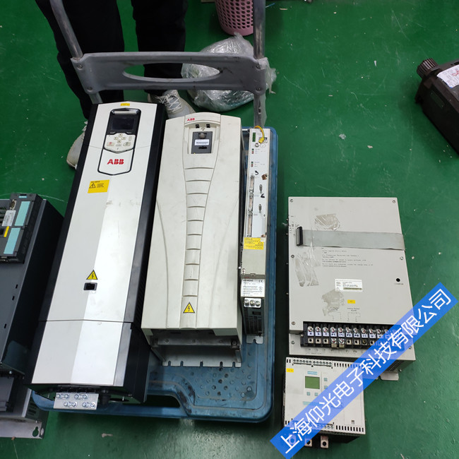 包裝行業(yè)Abb變頻器專業(yè)現(xiàn)場(chǎng)維修-acs800白變頻器報(bào)警FF38維修